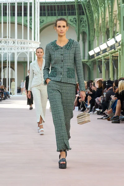 Look 42